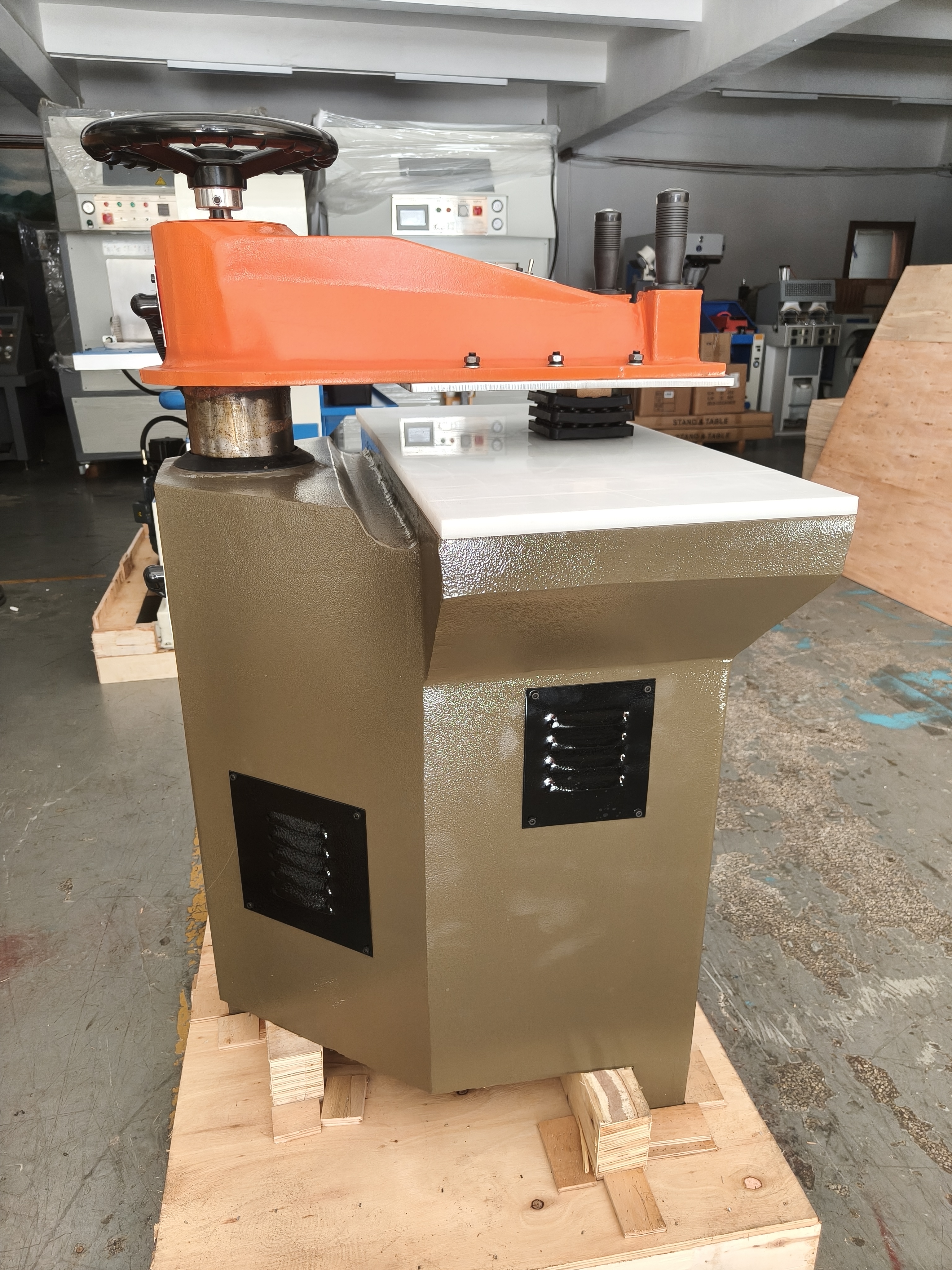YT-12 Tons Hydraulic Swing Arm – Die Cutting Machine recenzja i cena